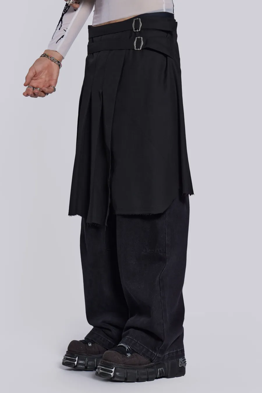 Jaded London Jeans*Black Steel Pleated Skirt